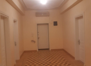 Satılır 5 otaqlı 208 m2 köhnə tikili İnşaatçılar m.