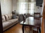 Satılır 4 otaqlı 100 m2 köhnə tikili Xalqlar Dostluğu m.