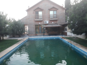 Satılır 4 otaqlı 220 m2 bağ evi Mərdəkan