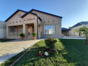 Satılır 4 otaqlı 200 m2 bağ evi Şüvəlan Park ticarət mərkəzi