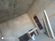 Satılır 1 otaqlı 47 m2 köhnə tikili Qurtuluş - 93 Yaşayış Kompleksi