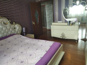 Satılır 4 otaqlı 102 m2 köhnə tikili Qara Qarayev m.