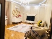 Satılır 4 otaqlı 101 m2 yeni tikili Xalqlar Dostluğu m.