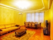 İcarəyə verilir 2 otaqlı 90 m2 yeni tikili Şah İsmayıl Xətai m.