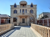 Satılır 5 otaqlı 300 m2 bağ evi Şüvəlan Park ticarət mərkəzi