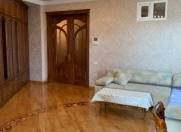 Satılır 4 otaqlı 200 m2 yeni tikili 28 May m.