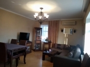 Satılır 3 otaqlı 75 m2 köhnə tikili Qara Qarayev m.