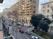 İcarəyə verilir 3 otaqlı 80 m2 köhnə tikili Hilton otel