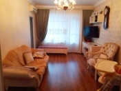 Satılır 2 otaqlı 55 m2 köhnə tikili Səbail r.