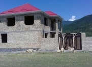 Satılır 6 otaqlı 260 m2 həyət evi Oğuz