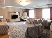 Satılır 5 otaqlı 130 m2 köhnə tikili Xalqlar Dostluğu m.