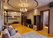 İcarəyə verilir 4 otaqlı 180 m2 yeni tikili Nizami m.