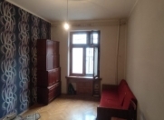 Satılır 3 otaqlı 74.5 m2 köhnə tikili Qara Qarayev m.