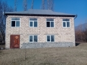 Satılır 6 otaqlı 600 m2 həyət evi İsmayıllı