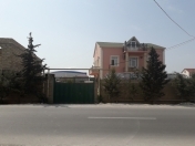 Satılır 6 otaqlı 240 m2 həyət evi Binə