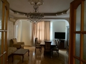 İcarəyə verilir 3 otaqlı 130 m2 yeni tikili Gənclik m.