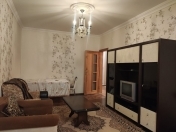 İcarəyə verilir 2 otaqlı 65 m2 köhnə tikili 6 mkr