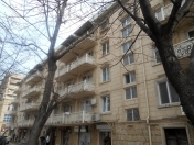 Satılır 3 otaqlı 75 m2 köhnə tikili Nizami m.