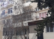 Satılır 1 otaqlı 33 m2 köhnə tikili Memar Əcəmi m.