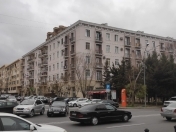 Satılır 2 otaqlı 76 m2 köhnə tikili Səməd Vurğun parkı