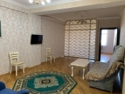 İcarəyə verilir 3 otaqlı 121 m2 yeni tikili Gənclik m.