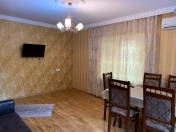 İcarəyə verilir 2 otaqlı 70 m2 köhnə tikili Elmlər Akademiyası m.