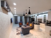 Satılır 3 otaqlı 135 m2 yeni tikili AMAY