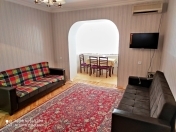 İcarəyə verilir 1 otaqlı 40 m2 köhnə tikili Elmlər Akademiyası m.