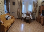 Satılır 4 otaqlı 110 m2 köhnə tikili Musabəyov parkı