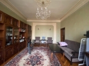 Satılır 3 otaqlı 90 m2 köhnə tikili 28 May m.