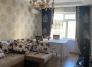 İcarəyə verilir 3 otaqlı 76 m2 köhnə tikili Əhmədli m.