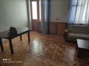 Satılır 3 otaqlı 90 m2 köhnə tikili Bakı Dövlət Universiteti