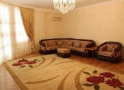 İcarəyə verilir 4 otaqlı 180 m2 yeni tikili 8 Noyabr m.