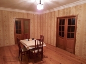 İcarəyə verilir 4 otaqlı 100 m2 köhnə tikili Nəriman Nərimanov m.