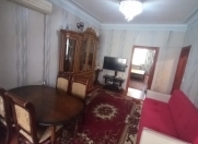 İcarəyə verilir 3 otaqlı 75 m2 köhnə tikili Memar Əcəmi m.