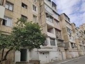 Satılır 1 otaqlı 32 m2 köhnə tikili Elmlər Akademiyası m.