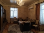 İcarəyə verilir 4 otaqlı 100 m2 köhnə tikili Nəriman Nərimanov m.