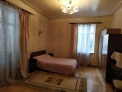 İcarəyə verilir 4 otaqlı 100 m2 köhnə tikili Nəriman Nərimanov m.