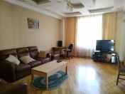 Satılır 3 otaqlı 120 m2 yeni tikili Nizami m.