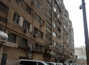 İcarəyə verilir 2 otaqlı 35 m2 köhnə tikili Memar Əcəmi m.