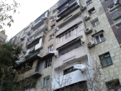 İcarəyə verilir 3 otaqlı 96 m2 köhnə tikili Elmlər Akademiyası m.