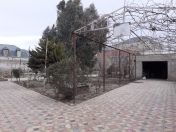 Satılır 8 otaqlı 350 m2 həyət evi Sahil