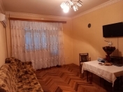 Satılır 3 otaqlı 65 m2 köhnə tikili Qara Qarayev m.