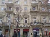 Satılır 3 otaqlı 90 m2 köhnə tikili Pedaqoji Universiteti