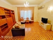 İcarəyə verilir 2 otaqlı 60 m2 köhnə tikili Nəsimi r.