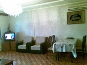 İcarəyə verilir 3 otaqlı 70 m2 köhnə tikili 8 Noyabr m.