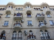 İcarəyə verilir 9 otaqlı 230 m2 köhnə tikili Qız Qalası