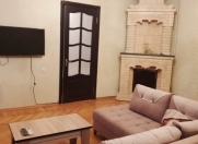 İcarəyə verilir 3 otaqlı 70 m2 köhnə tikili Sahil m.