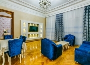 İcarəyə verilir 3 otaqlı 120 m2 köhnə tikili Sahil m.