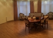 İcarəyə verilir 4 otaqlı 200 m2 yeni tikili 28 May m.